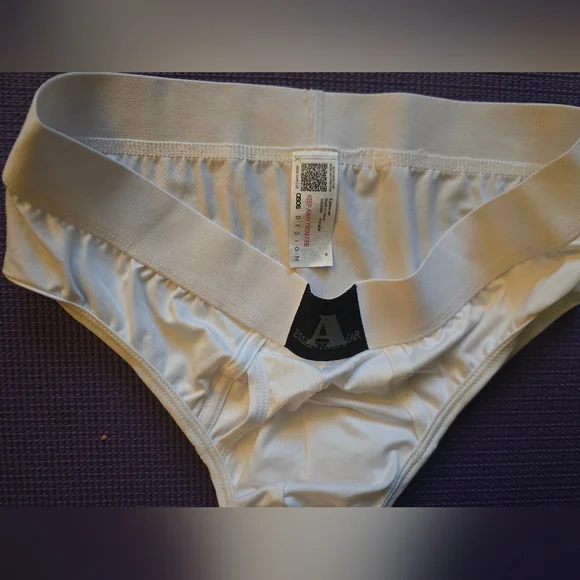 NWT Mens Asos White Briefs Size Medium - Picture 4 of 5